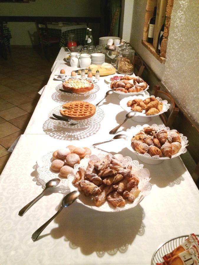 Hotel Locanda Da Carla Vigevano Bagian luar foto