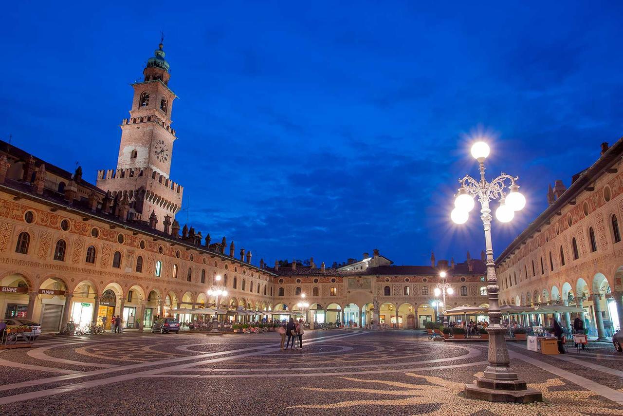 Hotel Locanda Da Carla Vigevano Bagian luar foto
